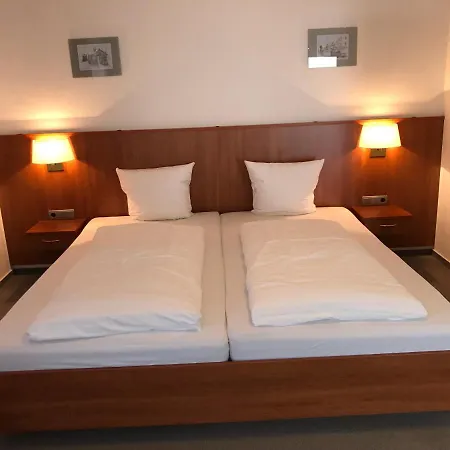 Garni Rabennest Otel